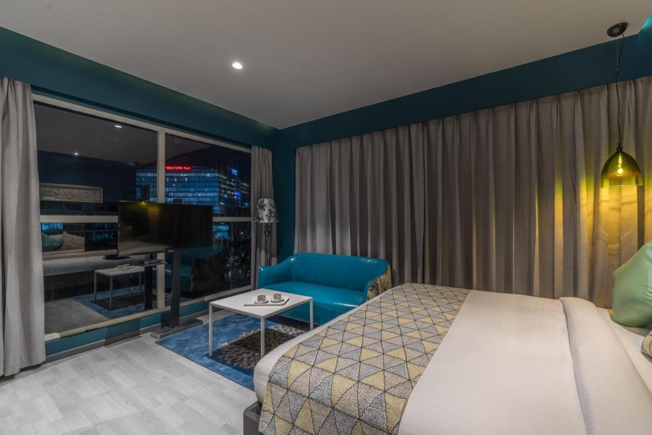 Hotel B plus L Haïdarabad Extérieur photo