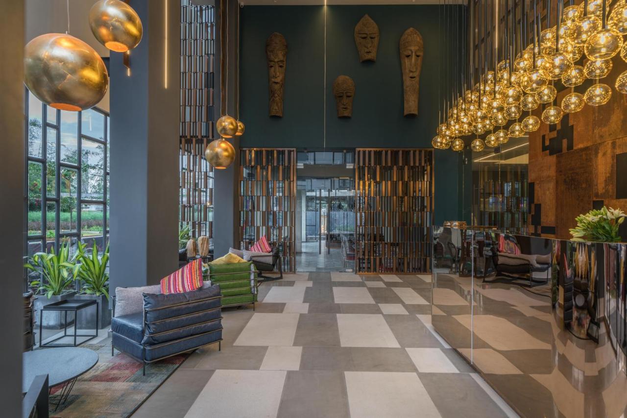 Hotel B plus L Haïdarabad Extérieur photo