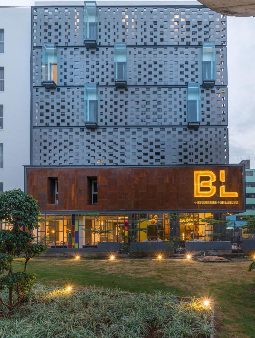 Hotel B plus L Haïdarabad Extérieur photo
